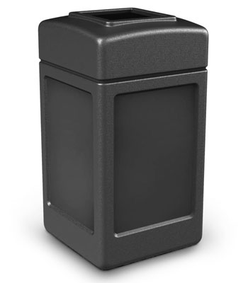 Conteneur à déchets carré noir PolyTec Series® de 42 gallons